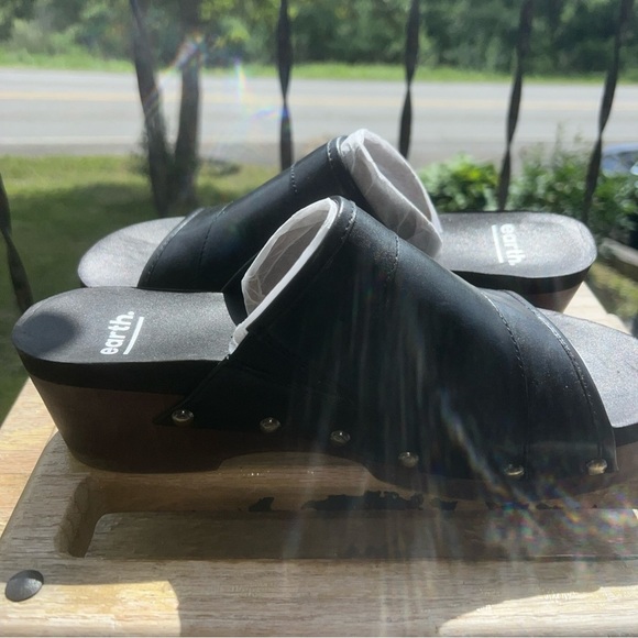 Earth Black Leather “Pine Tiga “ Clog Sandals Women’s Size 7.5M - Picture 8 of 12